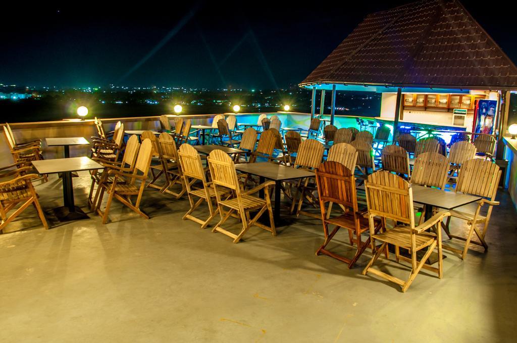 Seascape Hotel Daressalam Exterior foto