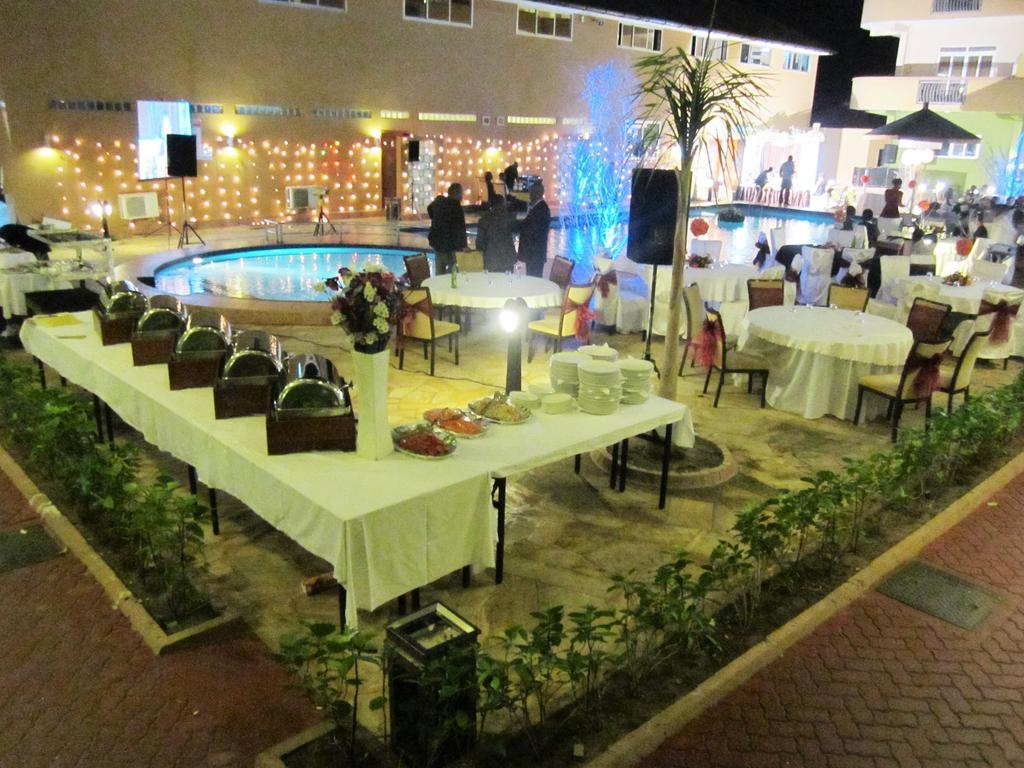 Seascape Hotel Daressalam Exterior foto
